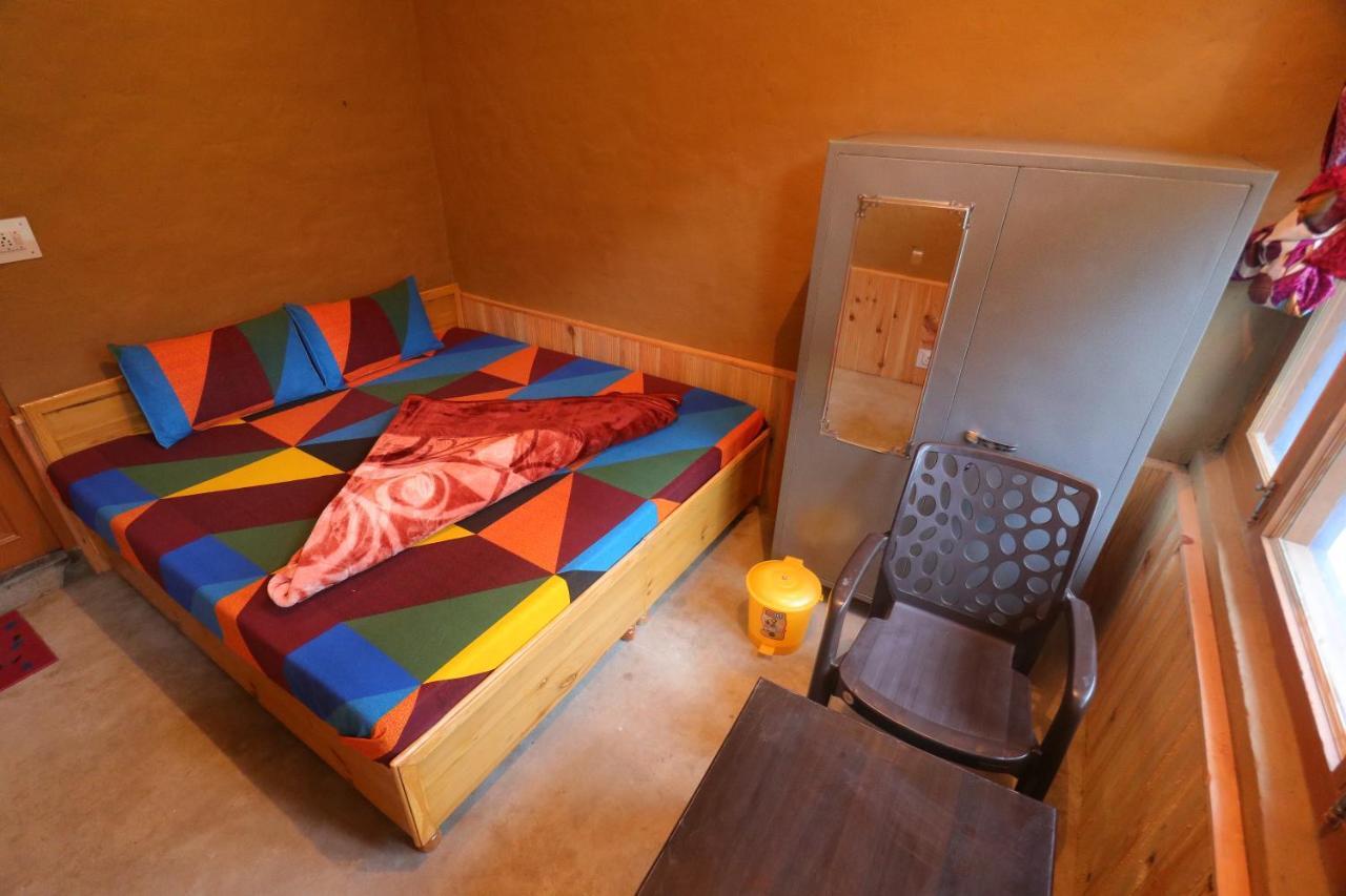 Tirthan Hilltop Home Stay Banjar ภายนอก รูปภาพ